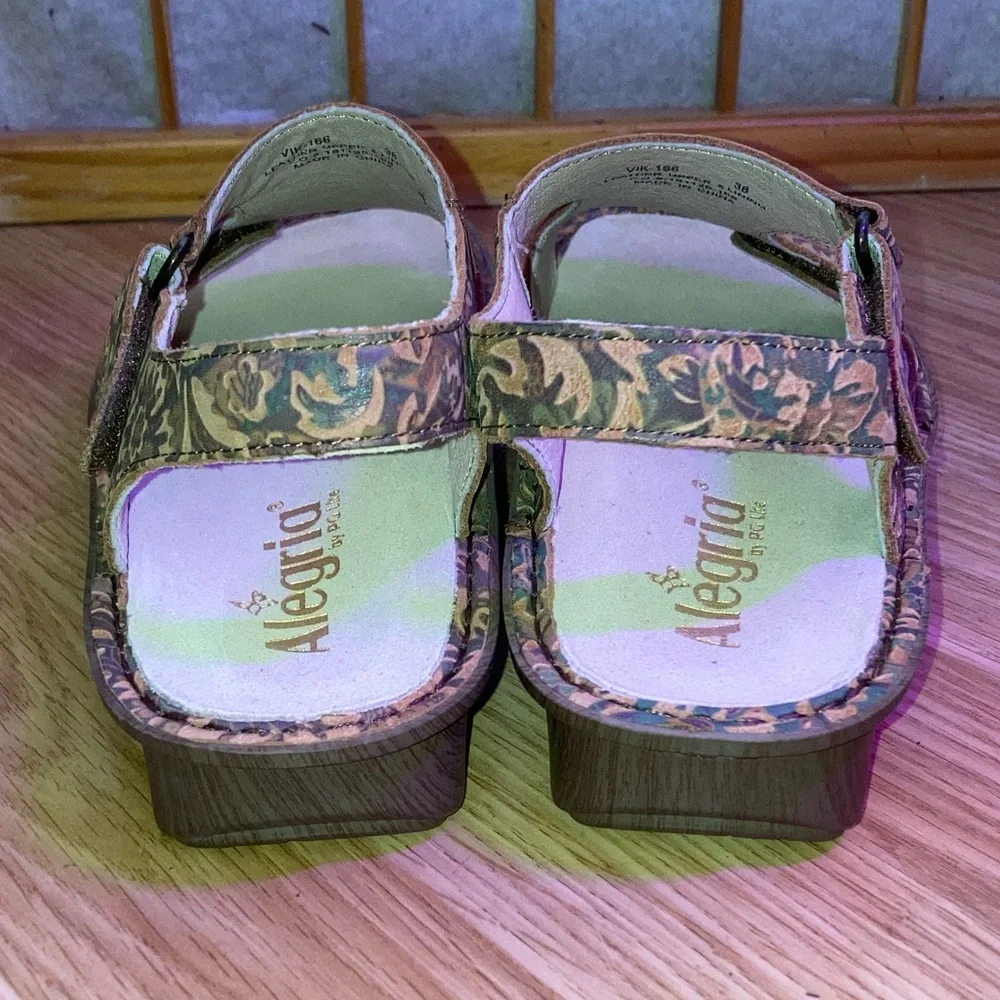 NWOT Algeria Viki Leather Floral Sandal Country Road Tan Green sz 38 / 8 - Picture 6 of 11